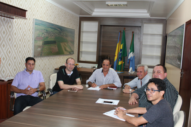 Prefeito Arlei Barbosa autoriza concessão de incentivos para empresa se instalar no município gerando 46 empregos de inicio Prefeito Arlei Barbosa autoriza concessão de incentivos para empresa se instalar no município gerando 46 empregos de inicio