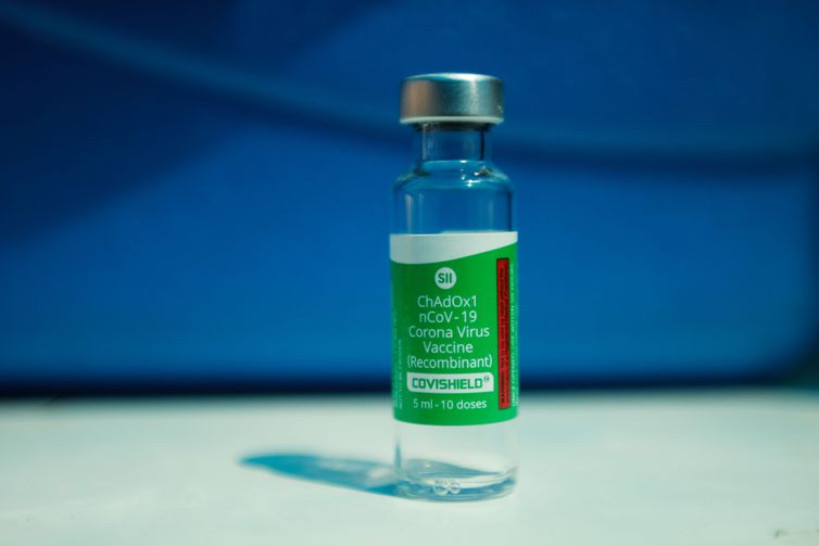 Oxford afirma que sua vacina é 76% eficaz por três meses após uma dose © Tânia Rêgo/Agência Brasil