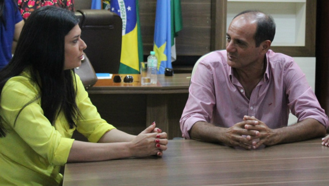 Vice-governadora atende solicitação do Prefeito Arlei Barbosa, e Nova Alvorada do Sul receberá 02 viaturas Vice-governadora atende solicitação do Prefeito Arlei Barbosa, e Nova Alvorada do Sul receberá 02 viaturas