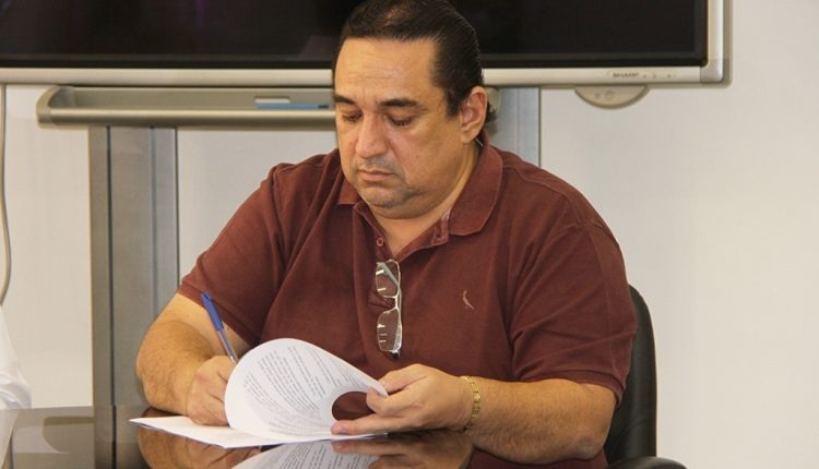 MPMS pede afastamento de Marcelo Iunes da Prefeitura de Corumbá em denúncia por nepotismo O prefeito de Corumbá, Marcelo Aguilar Iunes | Foto: Reprodução | Facebook