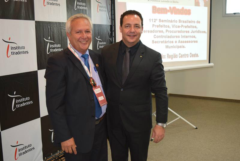 Vereadores de Nova Alvorada do Sul recebem Medalha Tiradentes