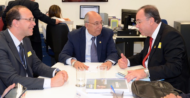 Pedro Chaves garante acesso de adventistas a provas de concursos públicos e acesso ao ensino superio Pedro Chaves garante acesso de adventistas a provas de concursos públicos e acesso ao ensino superio