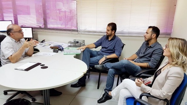 EMHA apresenta solução de moradia das famílias da cidade de deus ao MPE