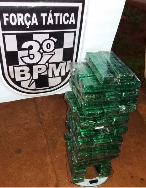 Polícia Militar de dourados, com apoio do DOF e PC, desarticula quadrilha responsável por roubos de veículos e tráfico de drogas Polícia Militar de dourados, com apoio do DOF e PC, desarticula quadrilha responsável por roubos de veículos e tráfico de drogas