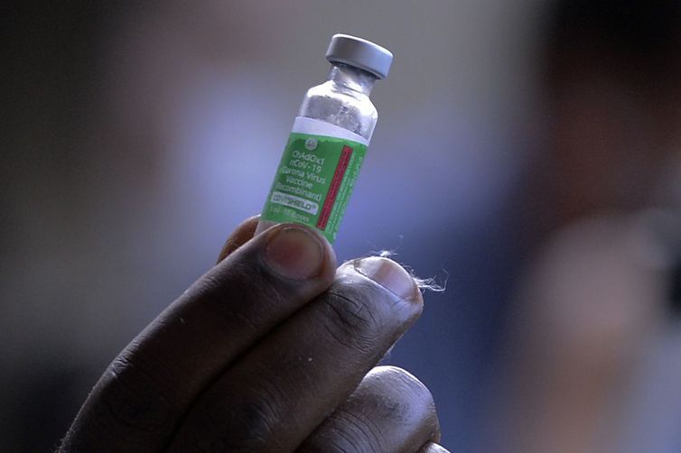 Primeiro lote de IFA para vacina Oxford/AstraZeneca deve chegar sábado © Tomaz Silva/Agência Brasil