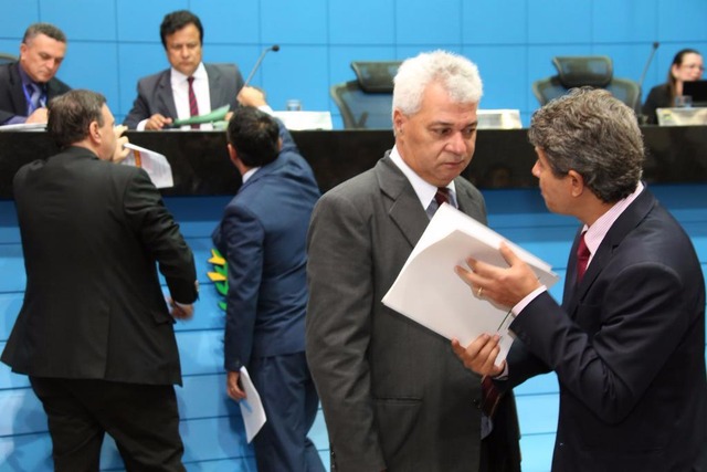 Farmácias e drogarias de MS poderão aplicar vacinas Farmácias e drogarias de MS poderão aplicar vacinas