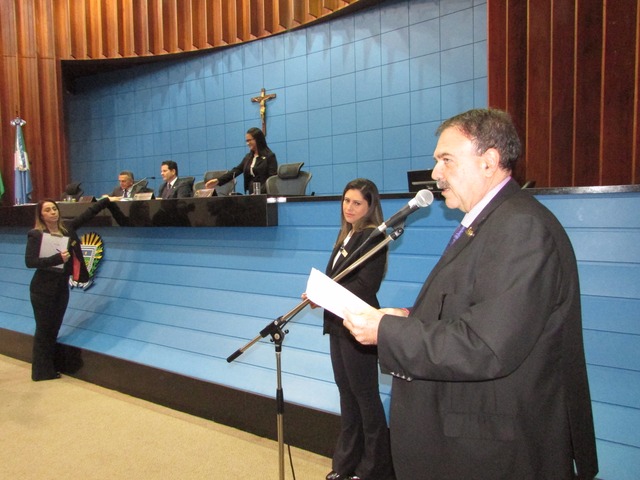 Lei do Dep. Dr. Paulo Siufi que inclui feirantes e camelôs em lista prioritária é aprovada por unanimidade Lei do Dep. Dr. Paulo Siufi que inclui feirantes e camelôs em lista prioritária é aprovada por unanimidade