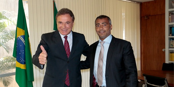 Álvaro Dias, Romário e Marcelinho Carioca se filiam ao Podemos Álvaro Dias, Romário e Marcelinho Carioca se filiam ao Podemos
