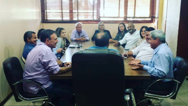 André Puccinelli faz reunião com diretório do PMDB em Nova Alvorada do Sul André Puccinelli faz reunião com diretório do PMDB em Nova Alvorada do Sul