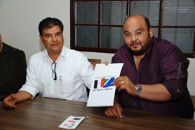 Reestruturando o PTB, Nelsinho Trad passou por 14 municípios esta última semana Vereador Agnaldo Miudinho (PTB) presidente municipal do partido e Nelsinho Trad.
