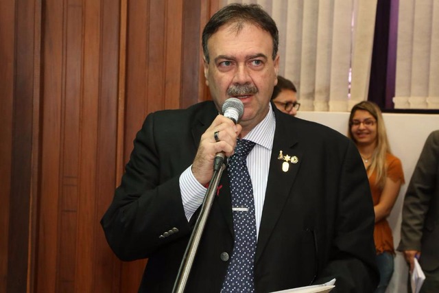Com PL, deputado Dr. Paulo Siufi garante presença de farmacêuticos em unidades de saúde de MS Com PL, deputado Dr. Paulo Siufi garante presença de farmacêuticos em unidades de saúde de MS