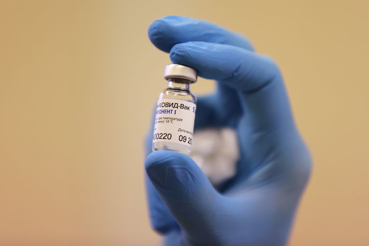 Brasil negocia compra de 10 milhões de vacinas Sputnik V © Reuters/Direiots reservados