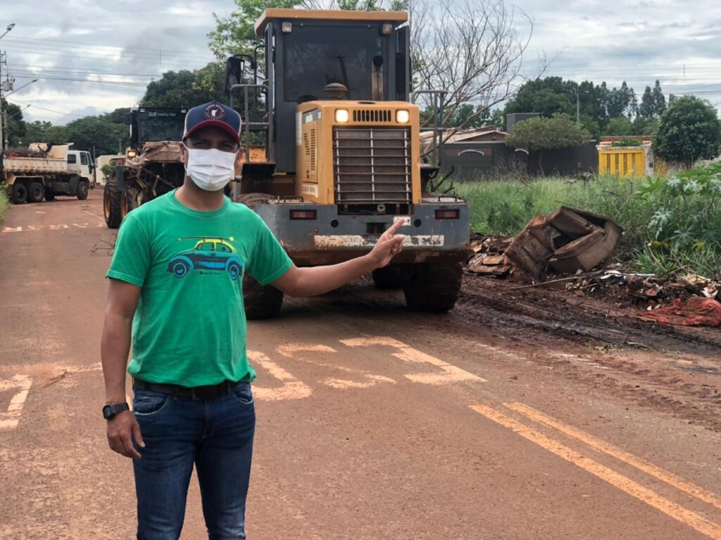 Vereador Junior Coringa celebra um mês de serviços prestados a população.