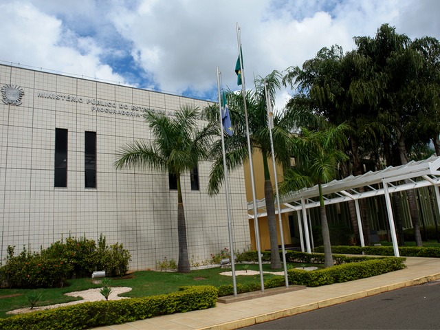 Recomendação do MPMS pede exoneração de servidor em Rochedo Recomendação do MPMS pede exoneração de servidor em Rochedo