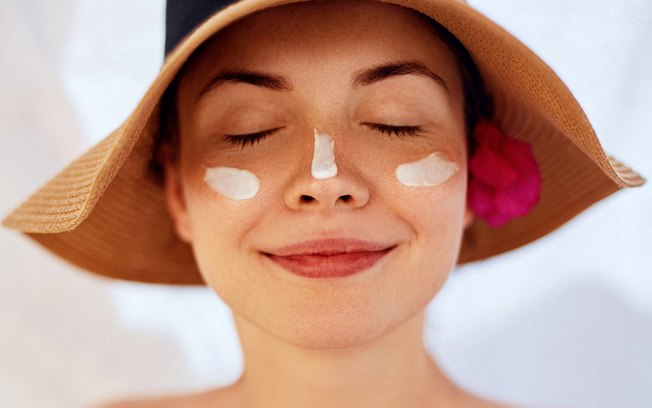 Filtro solar até mesmo casa? Saiba como proteger sua pele corretamente Filtro solar até mesmo casa? Saiba como proteger sua pele corretamente
