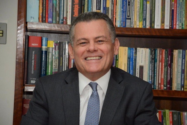 Reinaldo Azambuja: delação não é prova; prudente é aguardar a defesa do governador André Borges - advogado