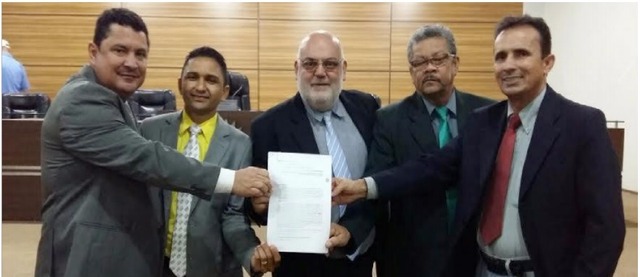 Ministério Público Federal, avança nas investigações do “CASO DA FARINHA” em Nova Alvorada do Sul Renílson César, Moizes Neres, Francisco Sérgio, o Neguinho, e Pedro Ortega, o Pedrinho Boré, Paulo Roberto. Onde os mesmos protocolaram na Câmara Municipal um pedido de abertura de CPI (Comissão Parlamentar de Inquérito). foto Arquivo