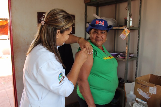 Prefeitura de Nova Alvorada do Sul realiza vacinação aos funcionários da UPL Prefeitura de Nova Alvorada do Sul realiza vacinação aos funcionários da UPL