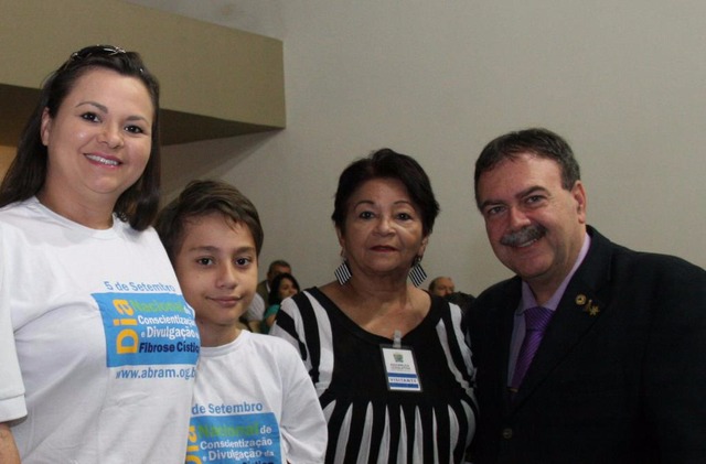 Dr. Paulo Siufi apresenta projeto para conscientização da fibrose cística Dr. Paulo Siufi apresenta projeto para conscientização da fibrose cística