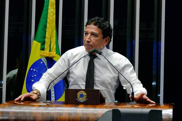 Magno Malta cobra punição mais dura para Joesley Batista Magno Malta cobra punição mais dura para Joesley Batista