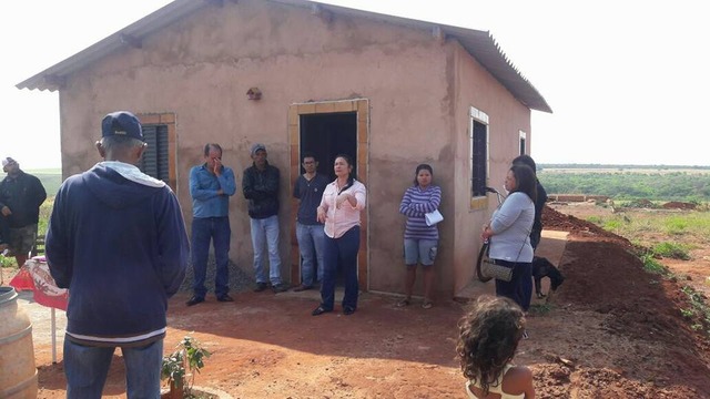 Vereadora Jane reuniu com moradores do bairro Élio Fernando Vereadora Jane reuniu com moradores do bairro Élio Fernando