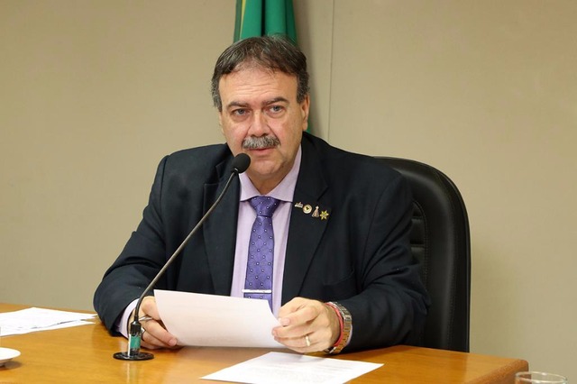 Deputado Dr. Paulo Siufi preside reunião da Comissão de Saúde Deputado Dr. Paulo Siufi preside reunião da Comissão de Saúde