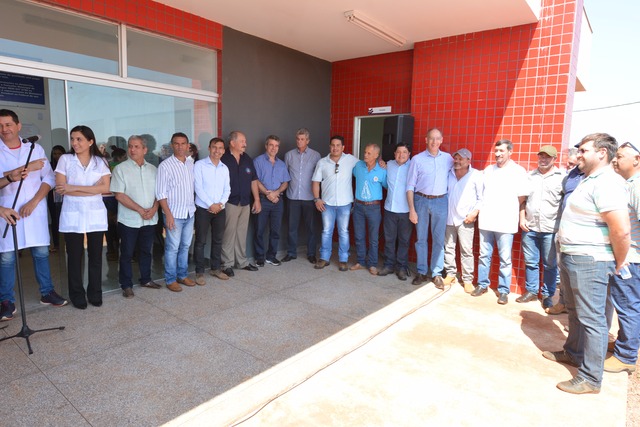 Prefeitura ativa posto de saúde no Nova Itamarati Vereadores, lideranças e médicos enfatizaram ativação da unidade de saúde (Fotos Lécio Aguilera)