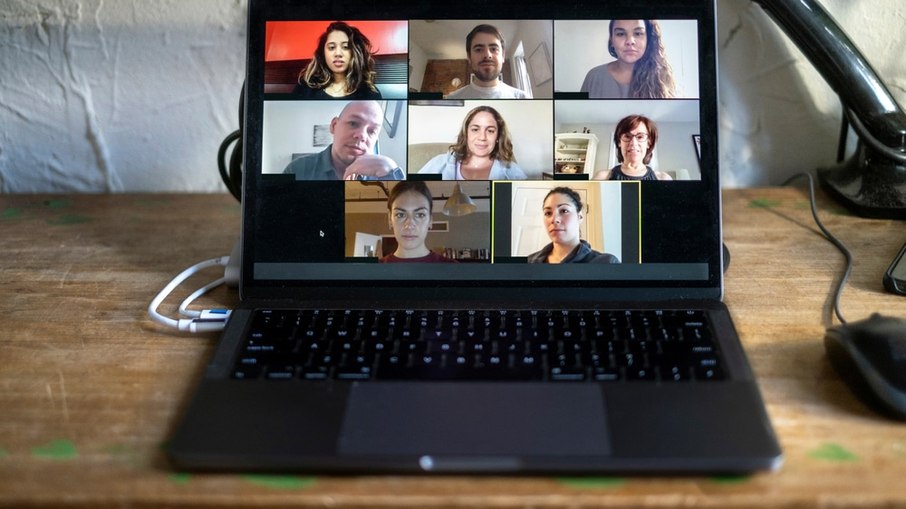 Barba, cabelo, bigode: atualização do Zoom permite mudar aparência em tempo real