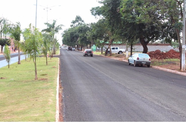 Avenida Irineu de Souza Araujo uma das principais avenidas de Nova Alvorada do Sul. Foto Patrese Marengo Rios