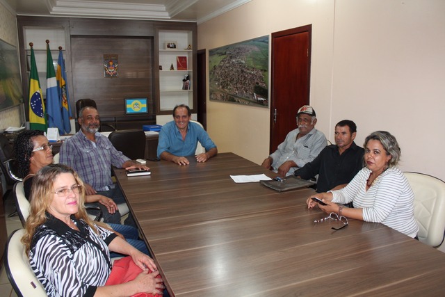 Prefeito Arlei Barbosa faz reunião com representantes da Associação do Assentamento Santa Luzia