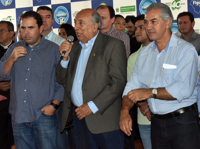 Ao lado do prefeito Rogério e do governador Azambuja, Pedro Chaves anunciou liberação de recursos para construir matadouro em Figueirão