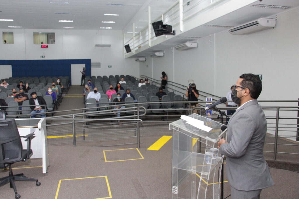 Palestra capacita servidores com o tema "Ética, Moral e Cidadania"