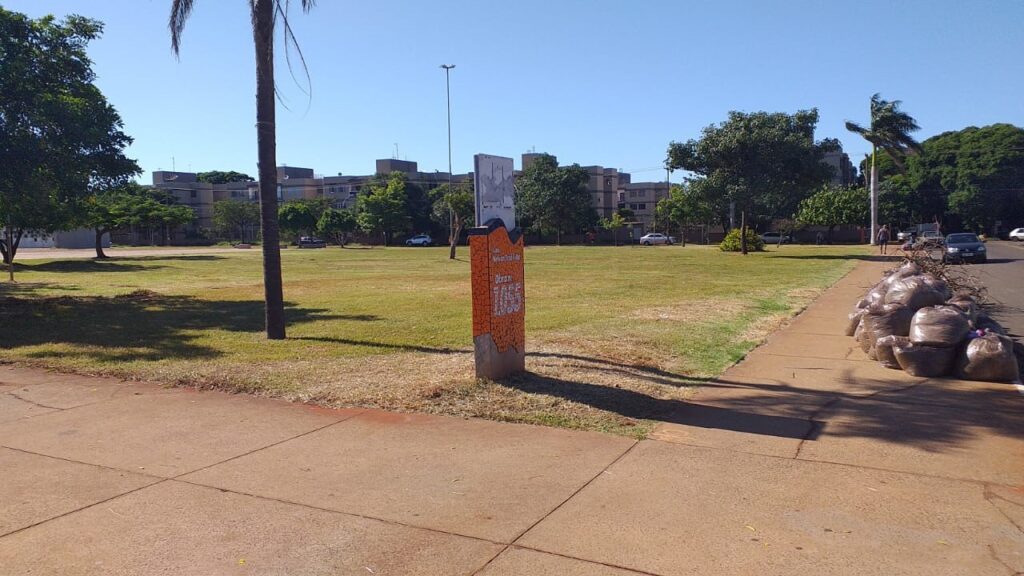 Por iniciativa do vereador Beto Avelar, Praça do Papa recebe limpeza