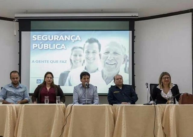 Jornalista ataca autoridades por combater crimes em Antônio João Audiência Publica reuniu autoridades e a sociedade de Antonio João, resultou na intensificação do combate a criminalidade. Foto Assessoira