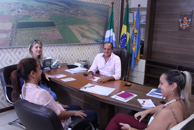 Coordenadora de políticas públicas para mulheres apresentou projeto ‘Paralelas’ ao prefeito Arlei Barbosa