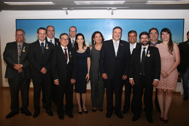 Deputado Dr. Paulo Siufi homenageia médicos com a Medalha do Mérito Médico