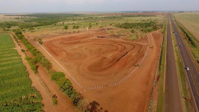 Nova Alvorada do Sul sedia 7ª etapa do Campeonato Estadual de Motocross neste final de semana Parque de Eventos Pedro Stradiott já esta na fase final de preparação. Foto Drone Marcelo Lino