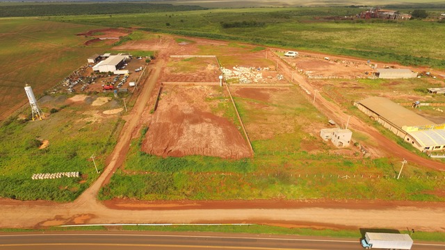 algumas áreas que fora doado a empresas e hoje encontra-se, abandonadas e invadidas. Foto Drone Leandro Medina
