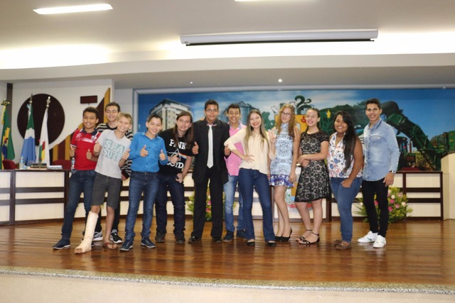 Emoção e lágrimas marcam eleição dos vereadores da Câmara Jovem em Rio Brilhante Emoção e lágrimas marcam eleição dos vereadores da Câmara Jovem em Rio Brilhante