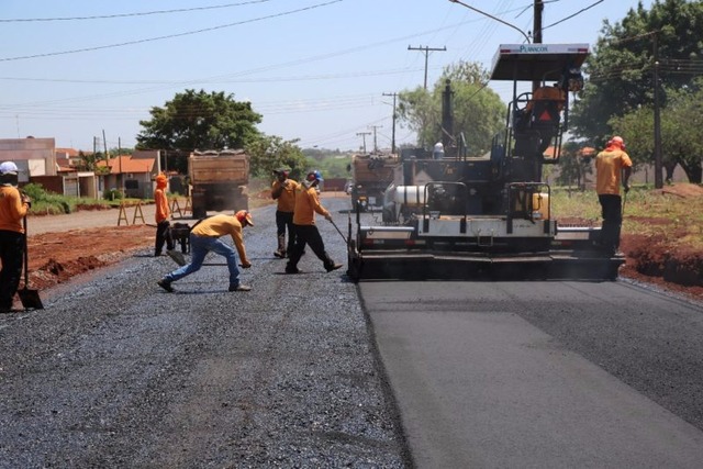 Prefeitura está finalizando pavimentação asfáltica no Bairro Jardim Monte Carlo Prefeitura está finalizando pavimentação asfáltica no Bairro Jardim Monte Carlo