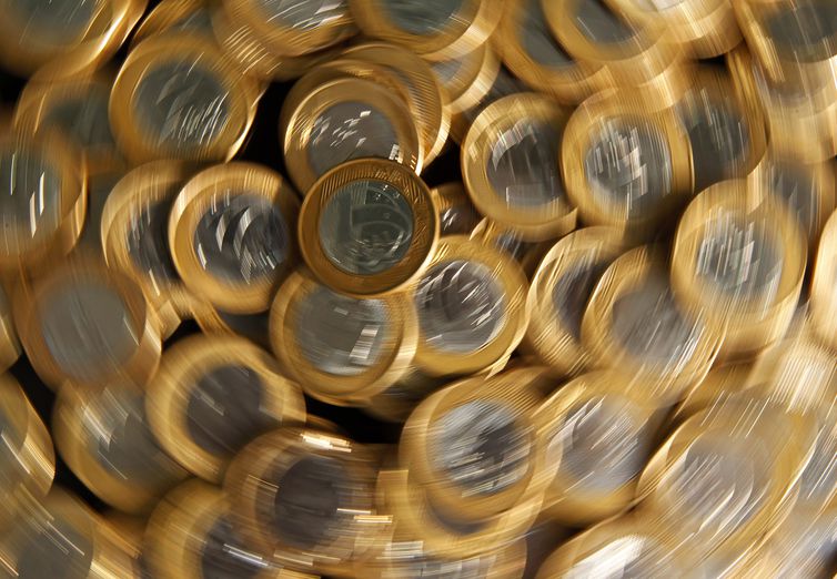 Gastos não obrigatórios terão corte de 33% até aprovação do Orçamento © REUTERS/Bruno Domingos/Direitos Reservados