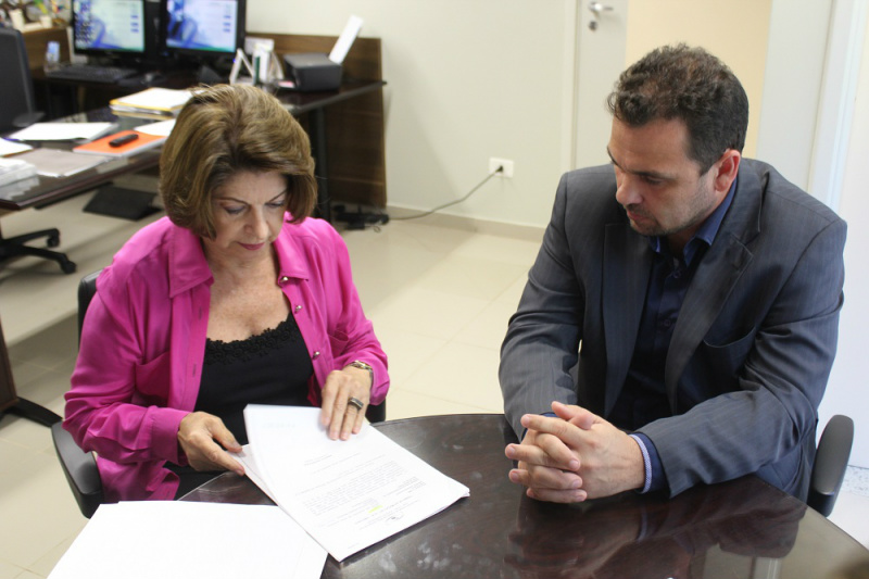 Prefeito Neto reúne com Conselheira do Tribunal de Contas
