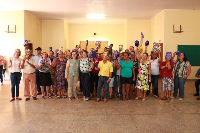 Em Rio Brilhante festa da melhor idade atraiu centenas de idosos Em Rio Brilhante festa da melhor idade atraiu centenas de idosos