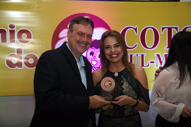 Deputado Dr. Paulo Siufi recebe Prêmio Amigo do Cotolengo Deputado Dr. Paulo Siufi recebe Prêmio Amigo do Cotolengo