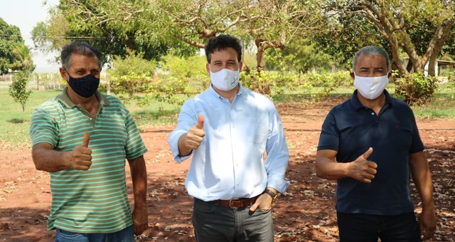 Presidente do PSL de Nova Alvorada do Sul Milton Barbosa, pré-candidato José Paulo Paleari (DEM) e presidente  municipal do PTB, Delegado Elias. 
