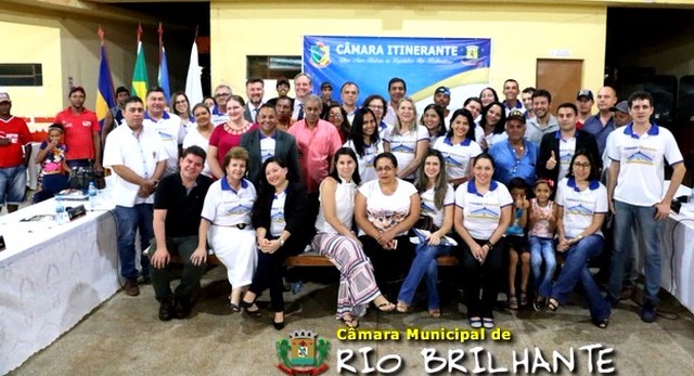 Com intuito de aproximar o povo do Legislativo, Câmara realiza “Sessão Itinerante” em bairro do município Com intuito de aproximar o povo do Legislativo, Câmara realiza “Sessão Itinerante” em bairro do município