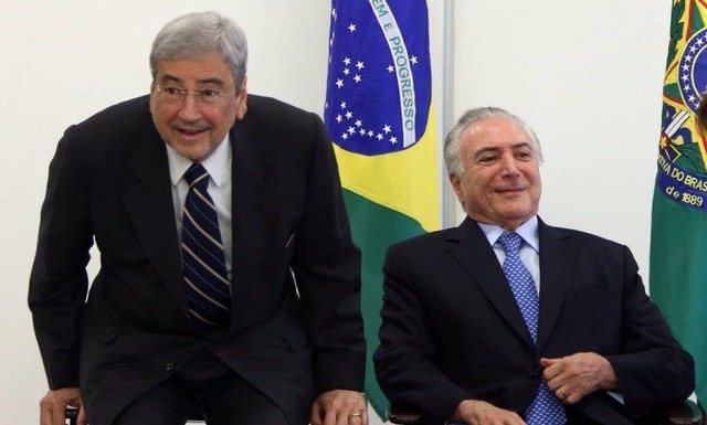 Antonio Imbassahy (PSDB) pede demissão da Secretaria de Governo O presidente Michel Temer, ao lado do ministro-chefe da Secretaria de Governo da Presidência da República, Antônio Imbassahy - Givaldo Barbosa/Agência O Globo/06-12-2017