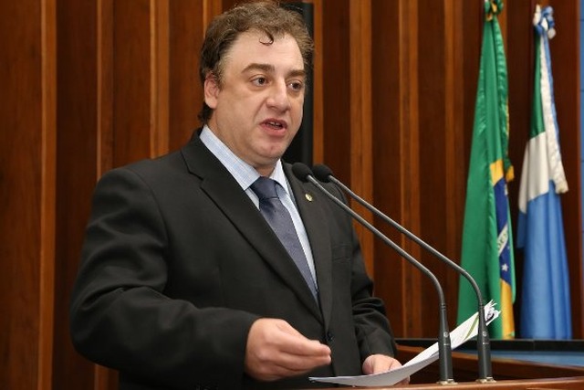 Deputado estadual Neno Razuk durante sessão na Assembleia Legislativa. (Victor Chileno, ALMS)