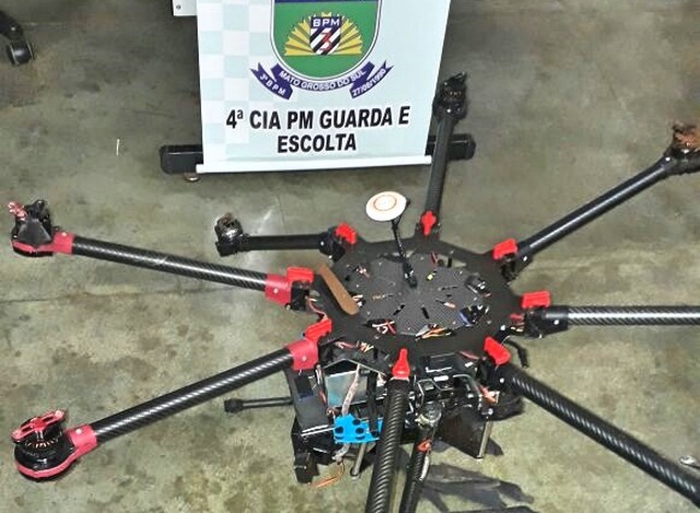 Polícia Militar abate DRONE ao tentar levar carga para dentro da PED de Dourados