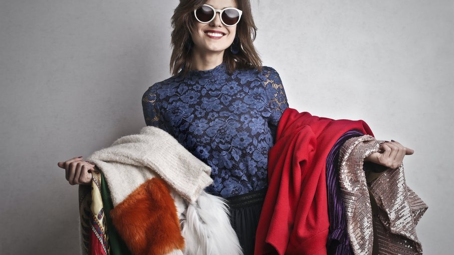 Ressignificar e descarte correto: como dar uma nova vida para roupas antigas?